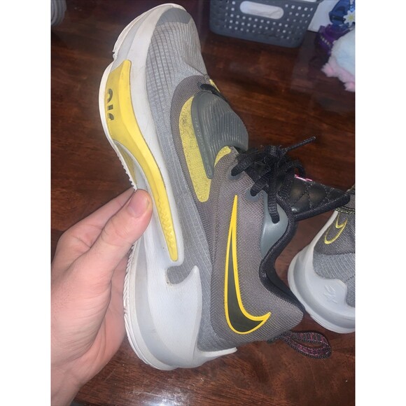 Size 8 - Nike Zoom Freak 3 Iron Gray Vivid Sulfur 2022 main image 9